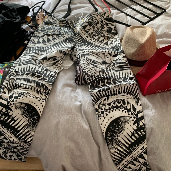 BALMAIN Paris size 42 never worn - Picture 3 of 5